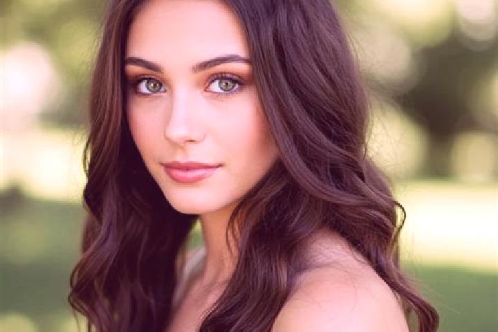 Penelope, 22, a black hazel-eyed mediterranean companion based in Feldkirchen. Offering Duos, A-Level, CIM, Dinner Date. Available for incall and outcall, ov...