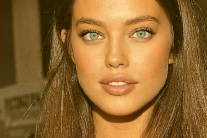 Penelope, 22, a chestnut green-eyed caucasian companion based in Malamule. Offering Travel Companion, Striptease. Available for incall and outcall, day and e...
