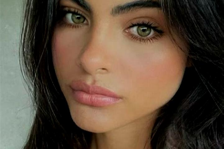 Penelope, 22, a dark blonde hazel-eyed latina companion based in Zelenogradskiy. Offering Party Girl, Prostate Massage, A-Level, 69, Dinner Date. Available f...
