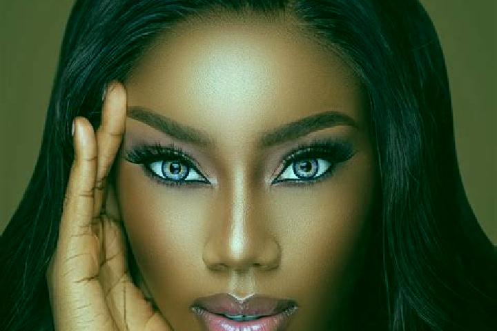 Penelope, 22, a red blue-eyed ebony companion based in Komenda. Offering Dinner Date, Girlfriend Experience, OWO. Available for incall and outcall, overnight...