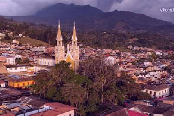 Penelope, 22 — Escort in Macanal, Colombia