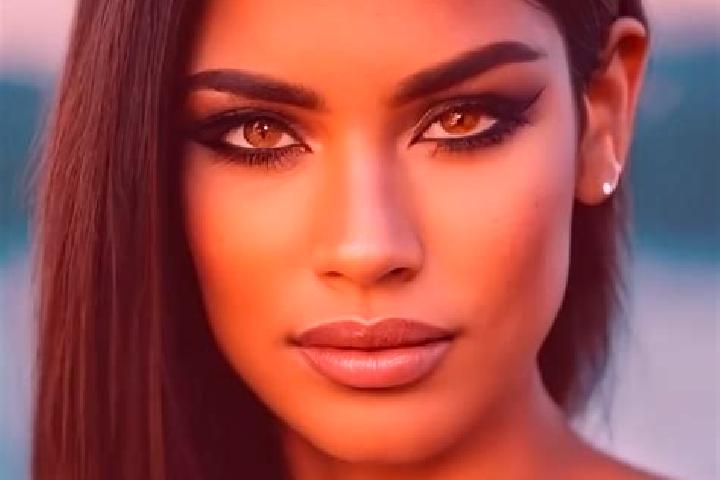 Penelope, 23, a auburn dark-eyed latina companion based in Phu Loc. Offering Massage, Domination, Party Girl. Available for incall and outcall, day and eveni...