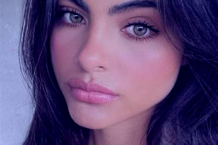 Penelope, 23, a brunette green-eyed caribbean companion based in Borstel-Hohenraden. Offering Overnight, Fetish, Deep French Kissing, Travel Companion, Dinne...