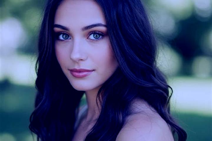 Penelope, 23, a brunette hazel-eyed caucasian companion based in Kuchl. Offering OWO, GFE, Party Girl. Available for incall and outcall, day and evening dates.