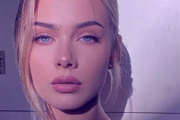Penelope, 23, a dark blonde amber-eyed european companion based in Hueseyinler. Offering Massage, Deep French Kissing, Girlfriend Experience. Available for i...