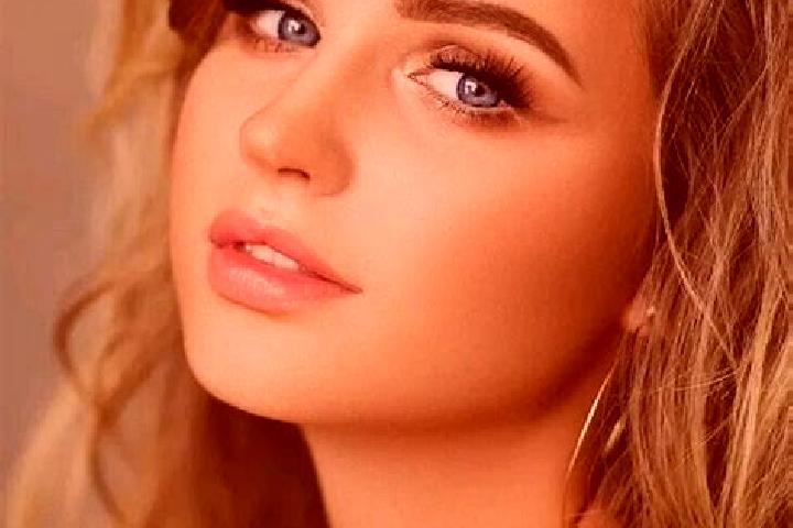 Penelope, 23, a dark blonde blue-eyed mediterranean companion based in Melrose Park. Offering Massage, Travel Companion, CIM, BDSM. Available for incall and ...