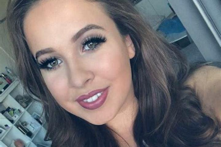 Penelope, 23, a red hazel-eyed latina companion based in Hogel. Offering Duos, Party Girl, Overnight, Prostate Massage, Striptease. Available for incall and ...