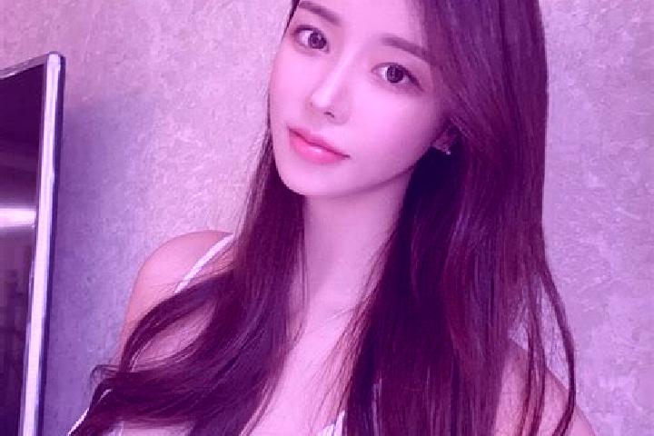 Penelope, 23 — Escort in Xiaozuo, China