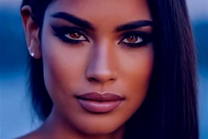 Penelope, 24, a auburn dark-eyed latina companion based in Valdepenas. Offering Girlfriend Experience, A-Level, Fetish. Available for incall and outcall, day...