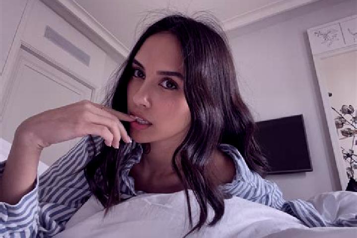 Penelope, 24, a blonde amber-eyed indian companion based in Gagore. Offering Travel Companion, Girlfriend Experience, Duos, Erotic Massage. Available for inc...