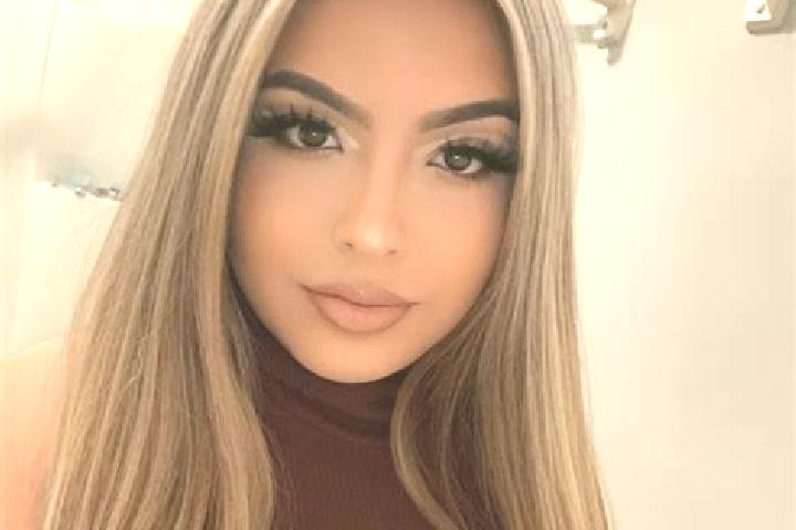 Penelope, 24, a blonde amber-eyed latina companion based in Retamim. Offering CIM, Party Girl. Available for incall and outcall, day and evening dates.
