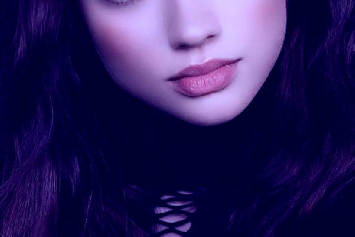 Penelope, 24, a brunette dark-eyed mixed companion based in Lyubcha. Offering OWO, Fetish. Available for incall and outcall, day and evening dates.