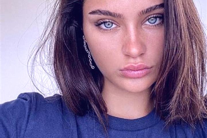 Penelope, 24, a brunette dark-eyed slavic companion based in Pellaro. Offering 69, Prostate Massage, GFE, Girlfriend Experience. Available for incall and out...