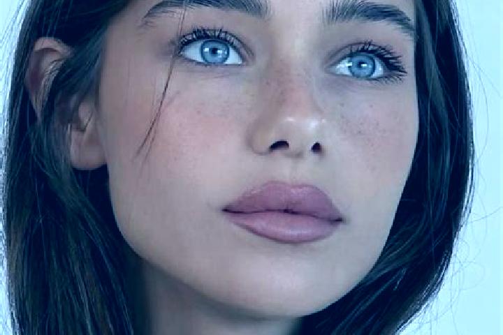 Penelope, 24, a brunette grey-eyed european companion based in Neu-Bamberg. Offering Massage, 69, Party Girl. Available for incall and outcall, day and eveni...