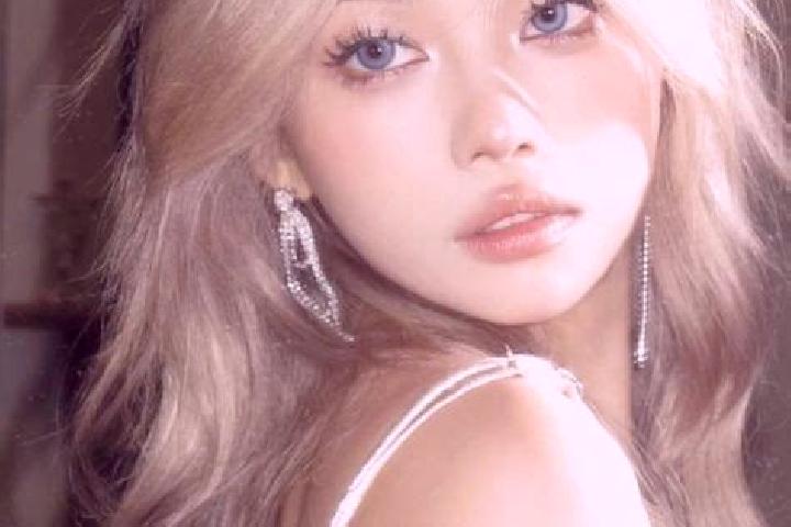 Penelope, 24, a dark blonde blue-eyed asian companion based in Epehy. Offering Travel Companion, A-Level, Deep French Kissing. Available for incall and outca...