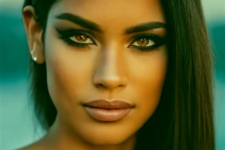 Penelope, 24, a dark blonde green-eyed latina companion based in Lenti. Offering Tantra, Striptease, Deep French Kissing. Available for incall and outcall, d...