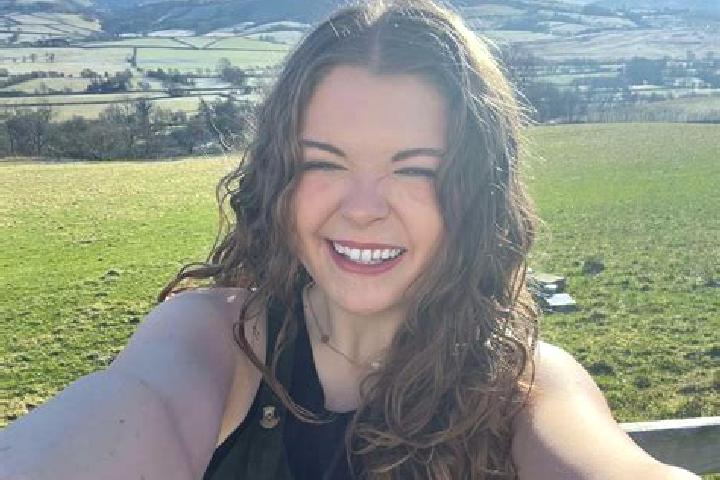 Penelope, 24 — Escort in Exeter, United States