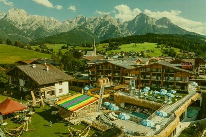 Penelope, 24 — Escort in Maria Alm am Steinernen Meer, Austria