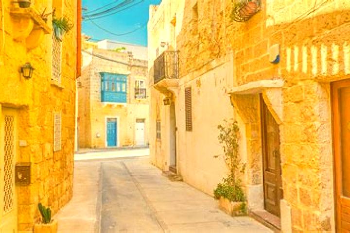 Penelope, 24 — Escort in Naxxar, Malta