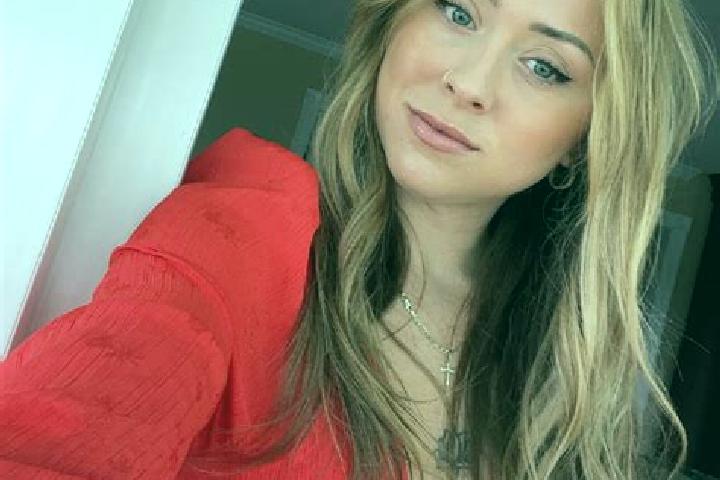 Penelope, 24 — Escort in West Brookfield, United States