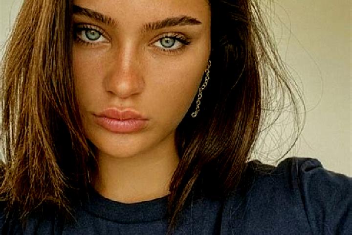 Penelope, 25, a brunette dark-eyed caribbean companion based in Tlogosadang. Offering Prostate Massage, Girlfriend Experience, 69, Domination, Travel Compani...