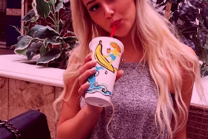 Penelope, 25, a dark blonde amber-eyed ebony companion based in Sherwood. Offering 69, Travel Companion, Couples, CIM, Striptease. Available for incall and o...