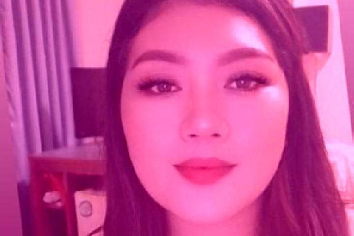 Penelope, 25, a red grey-eyed asian companion based in Vierpolders. Offering GFE, Massage, Couples. Available for incall and outcall, overnight bookings avai...