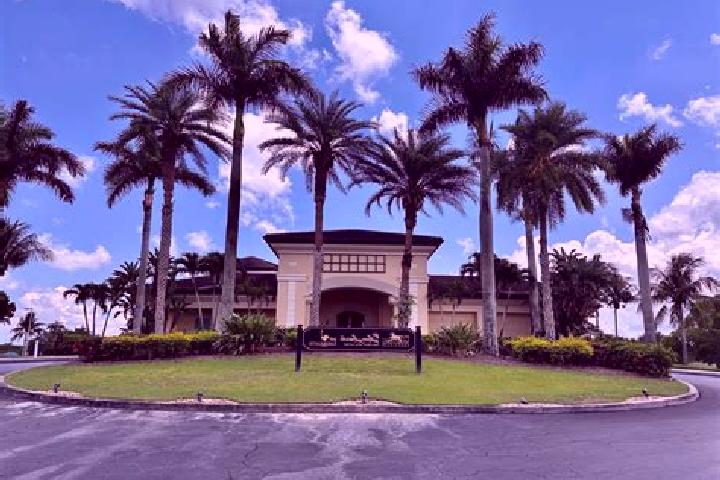 Penelope, 25 — Escort in Lely Resort, United States