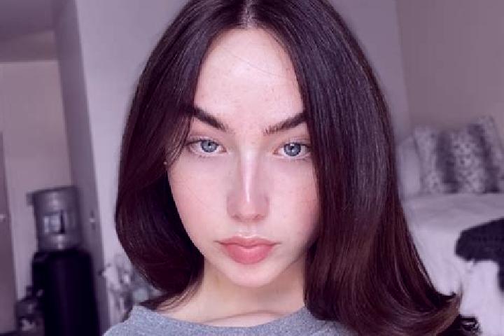 Penelope, 25 — Escort in Springport, United States