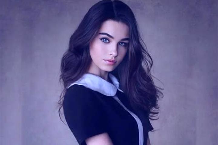 Penelope, 26, a brunette amber-eyed slavic companion based in Blsany. Offering Couples, BDSM. Available for incall and outcall, overnight bookings available.