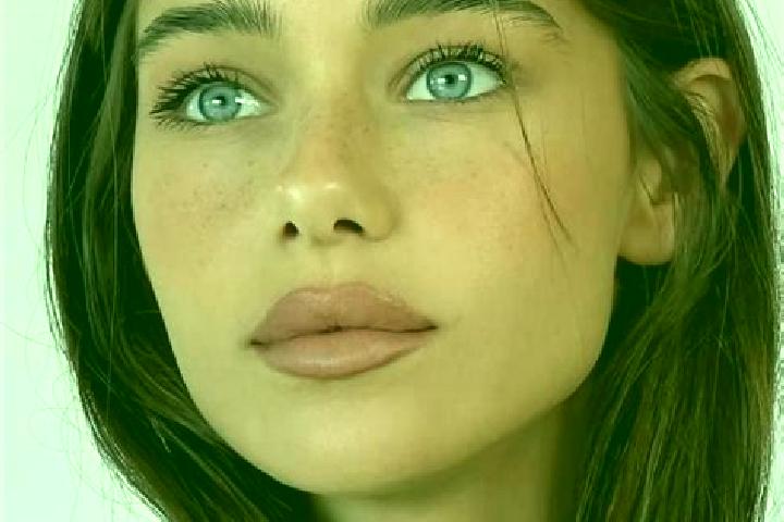 Penelope, 26, a brunette brown-eyed mixed companion based in Essegney. Offering Erotic Massage, Deep French Kissing, Travel Companion. Available for incall a...