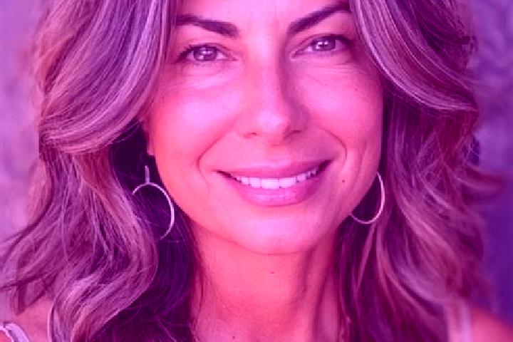Penelope, 26, a brunette grey-eyed middle eastern companion based in Khotin. Offering Striptease, BDSM, Tantra, Roleplay, Erotic Massage. Available for incal...
