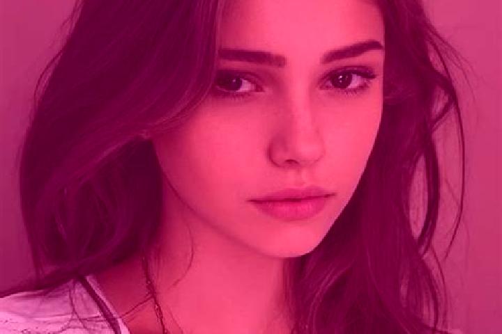 Penelope, 26, a chestnut hazel-eyed slavic companion based in Galapagar. Offering BDSM, Travel Companion, Duos. Available for incall and outcall, day and eve...