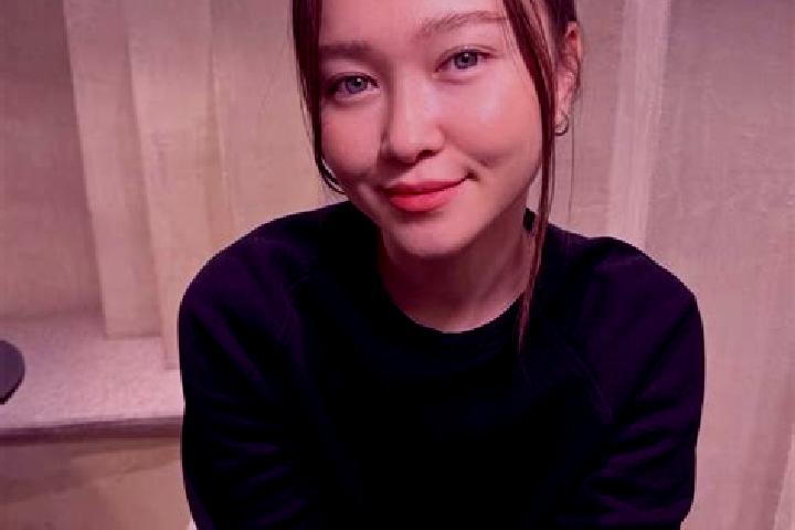 Penelope, 26, a dark blonde blue-eyed asian companion based in Nellore. Offering Roleplay, OWO, Erotic Massage, Tantra. Available for incall and outcall, day...
