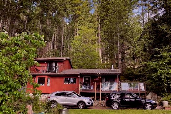 Penelope, 26 — Escort in Madeira Park, Canada