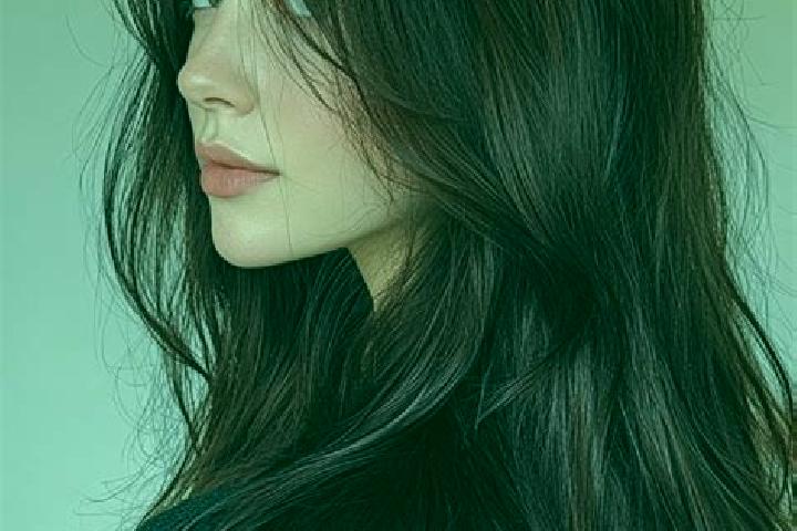 Penelope, 27, a auburn brown-eyed mediterranean companion based in Ripley. Offering Striptease, Tantra, Girlfriend Experience, Dinner Date. Available for inc...