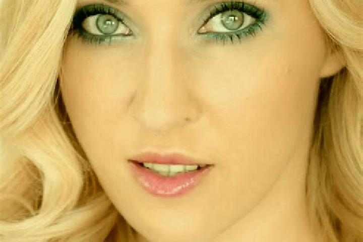 Penelope, 27, a blonde green-eyed indian companion based in Yanjing. Offering Deep French Kissing, Domination, BDSM, Girlfriend Experience. Available for inc...
