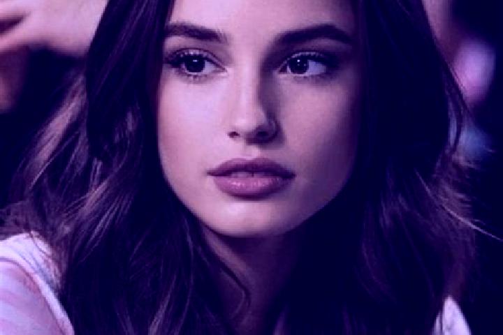 Penelope, 27, a brunette brown-eyed caucasian companion based in Hindalgi. Offering BDSM, Duos, Erotic Massage, Massage, OWO. Available for incall and outcal...