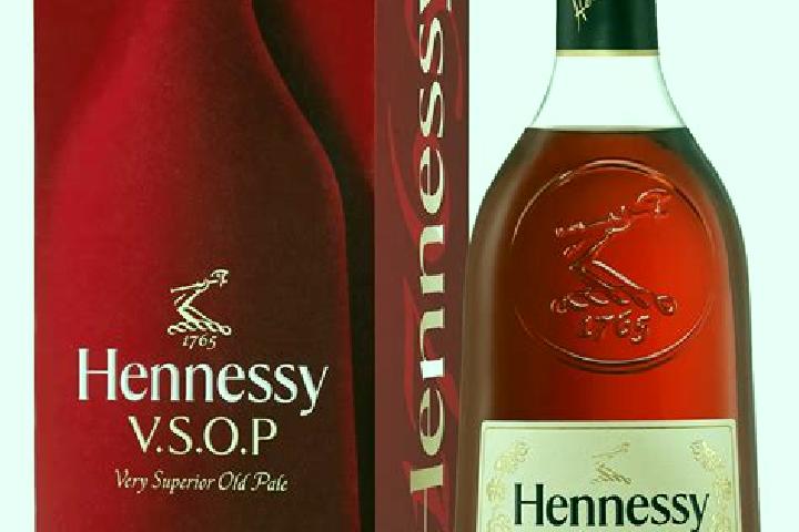 Penelope, 27, a chestnut amber-eyed caribbean companion based in Cognac-la-Foret. Offering A-Level, Girlfriend Experience, Overnight, Party Girl. Available f...