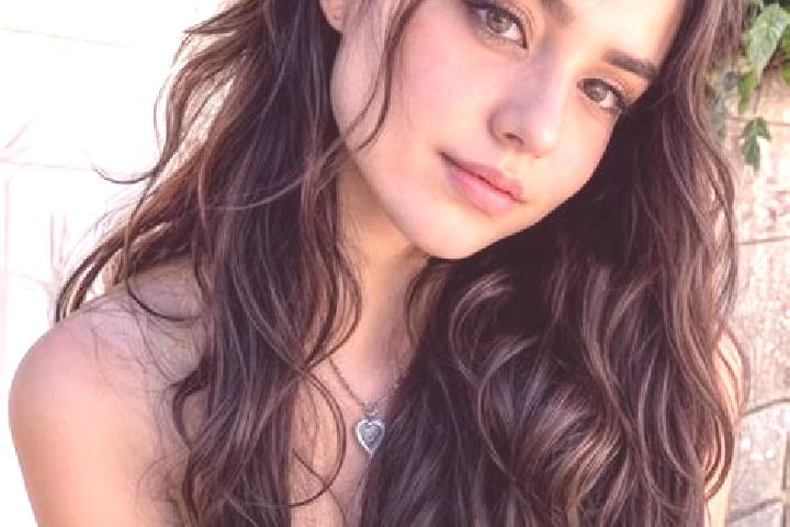Penelope, 27, a chestnut hazel-eyed middle eastern companion based in Huata. Offering OWO, GFE, BDSM, CIM. Available for incall and outcall, overnight bookin...