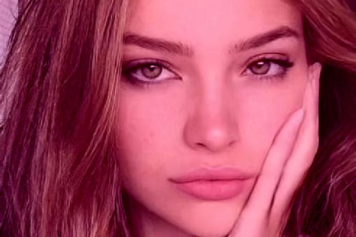 Penelope, 27, a red hazel-eyed mediterranean companion based in Cricket. Offering OWO, Deep French Kissing, GFE, CIM. Available for incall and outcall, day a...
