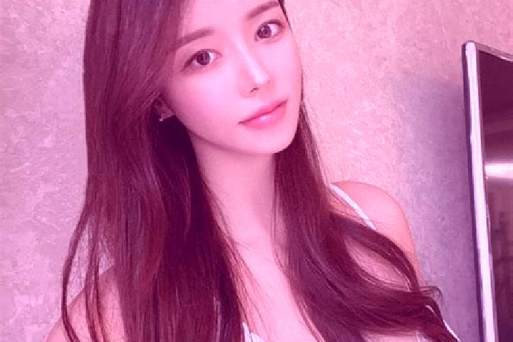 Penelope, 27 — Escort in Jiaoxie, China