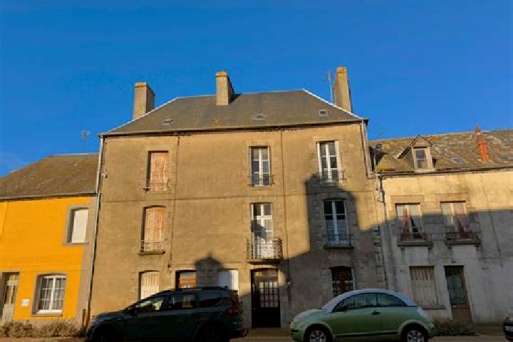 Penelope, 27 — Escort in Pre-en-Pail, France