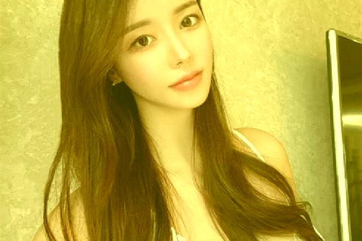 Penelope, 27 — Escort in Yaozhanzi, China
