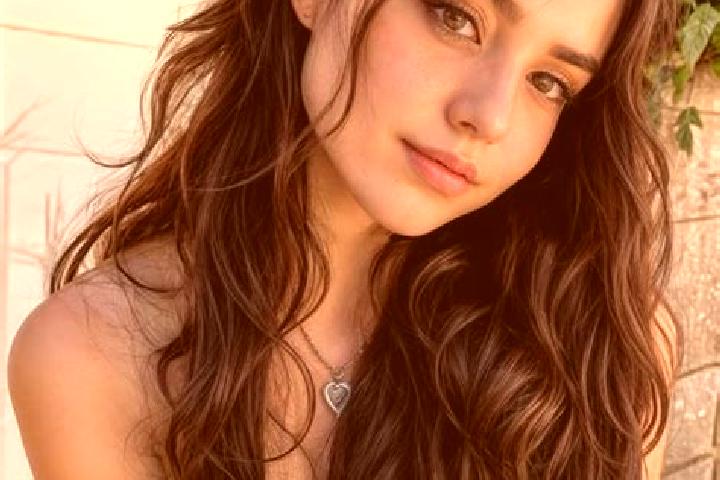Penelope, 28, a auburn brown-eyed caribbean companion based in Matrei am Brenner. Offering Couples, 69, GFE, Domination. Available for incall and outcall, ov...
