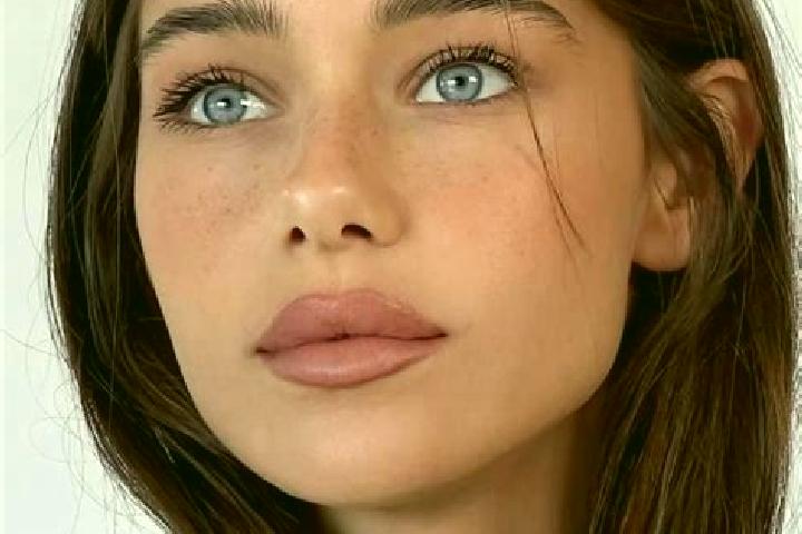 Penelope, 28, a brunette grey-eyed european companion based in Level Plains. Offering Overnight, CIM, Couples. Available for incall and outcall, overnight bo...