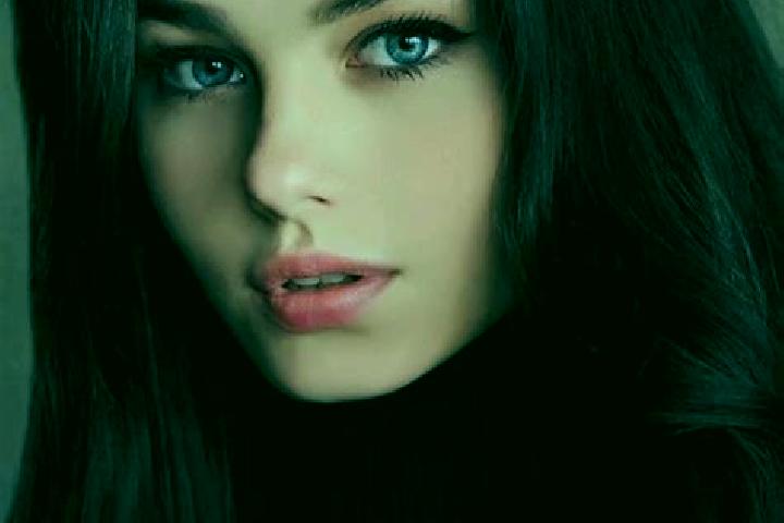 Penelope, 28, a brunette grey-eyed slavic companion based in Schoeneberg. Offering Erotic Massage, BDSM, CIM, Striptease. Available for incall and outcall, d...
