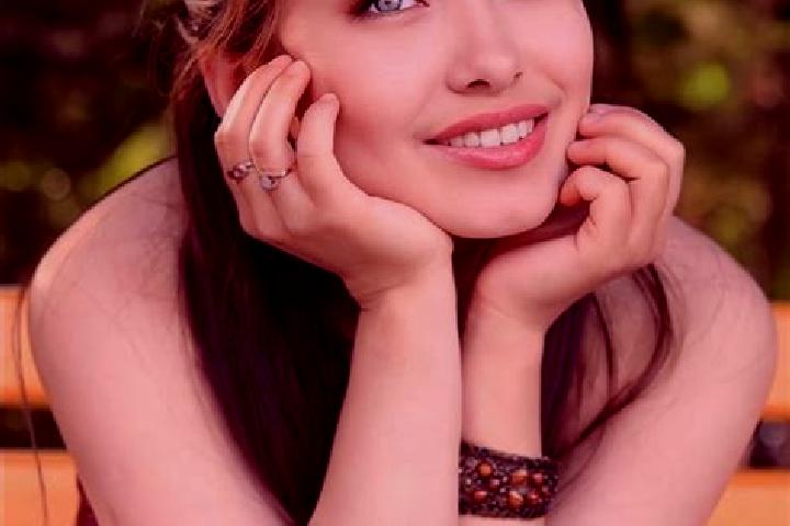 Penelope, 28, a red blue-eyed asian companion based in Korba. Offering Domination, Couples, 69. Available for incall and outcall, overnight bookings available.