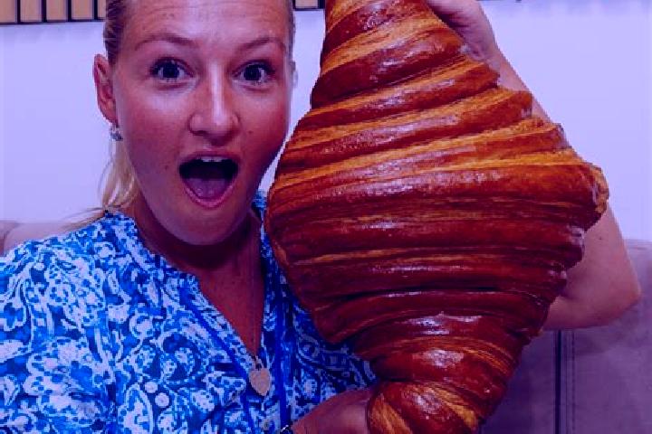 Penelope, 28 — Escort in Burglen, Switzerland