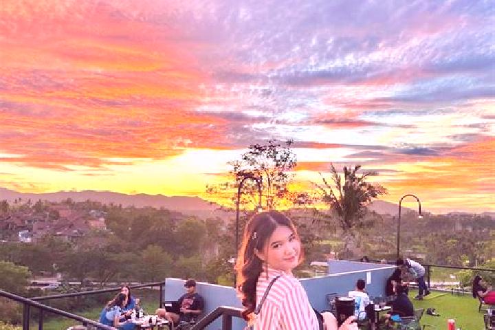 Penelope, 28 — Escort in Keboncau, Indonesia
